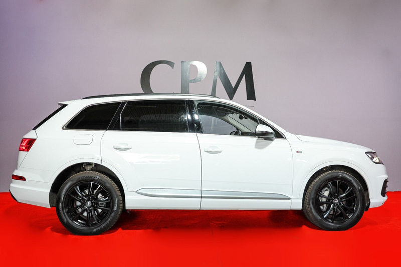 Audi Q7 3.0 TDI Quattro *S-Line* Xenon 1.Hand — photo 7