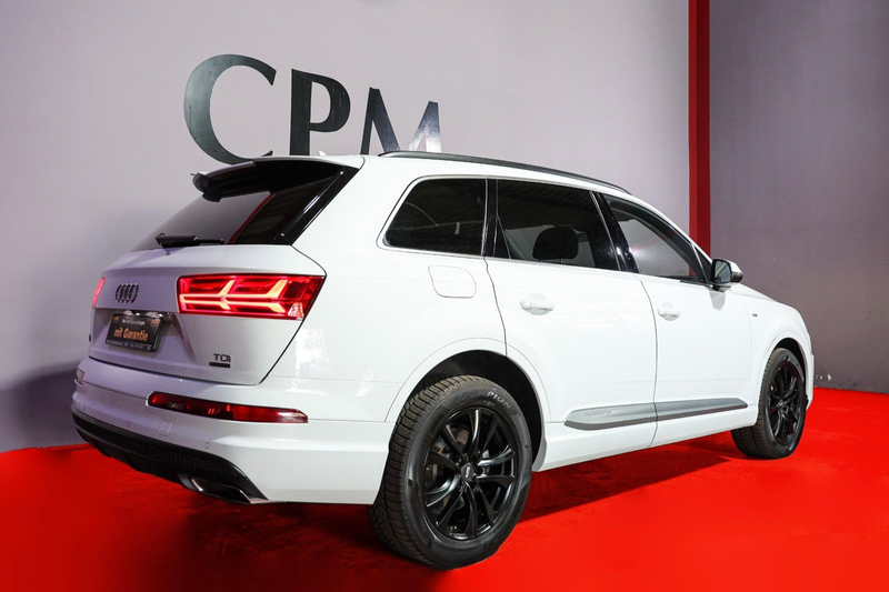 Audi Q7 3.0 TDI Quattro *S-Line* Xenon 1.Hand — photo 5