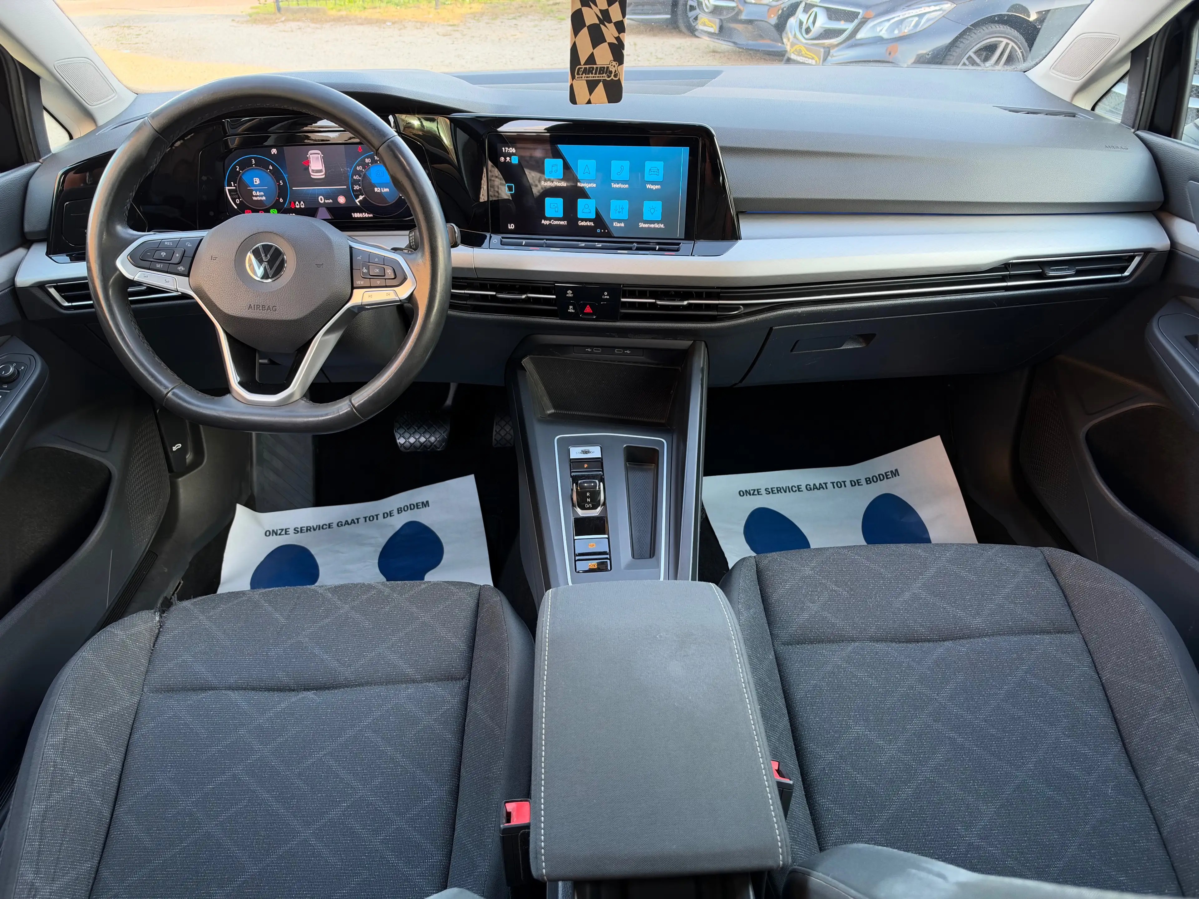 Volkswagen Golf Variant Golf SW 2.0 SCR TDi Life DSG — photo 9