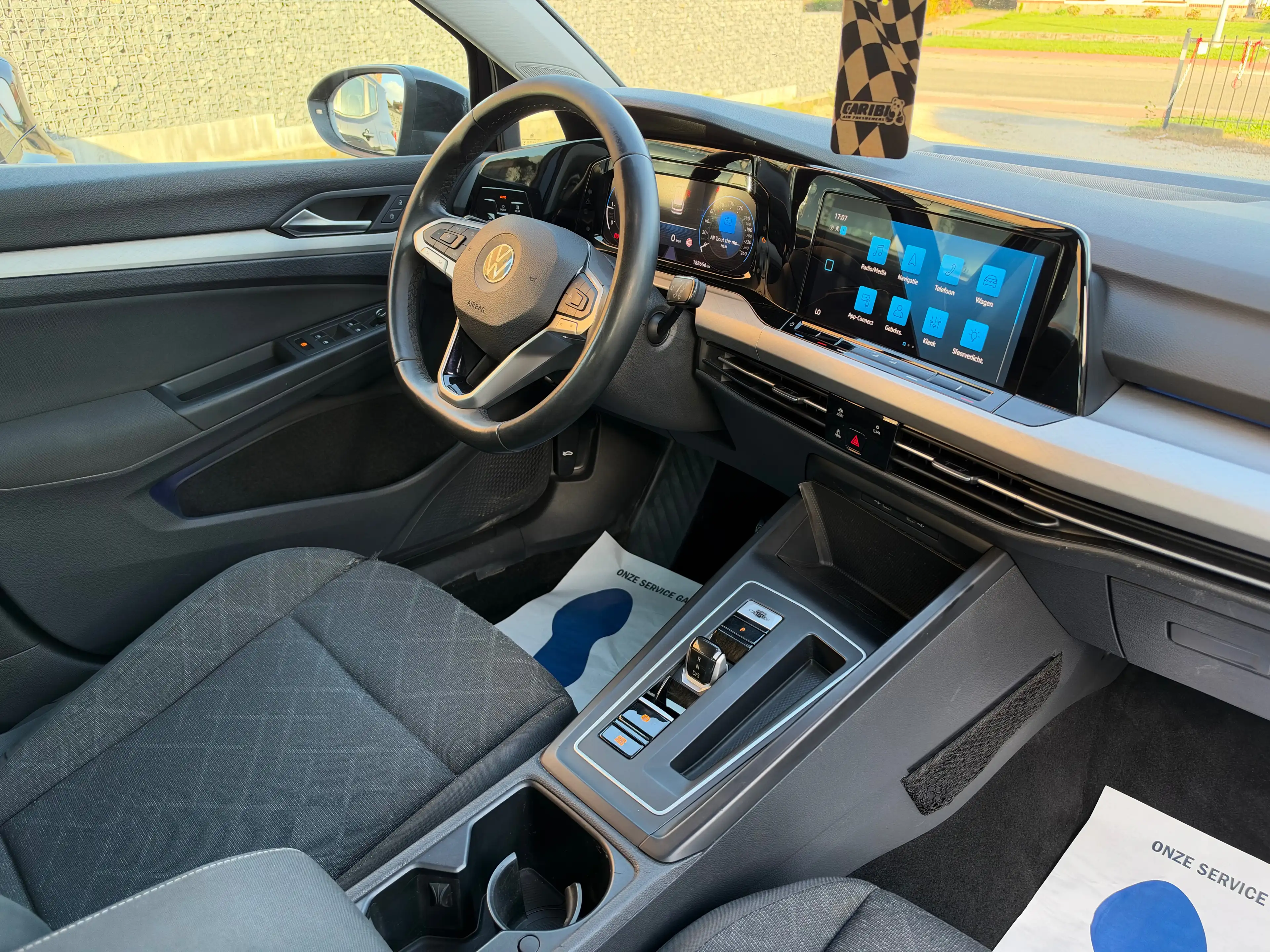 Volkswagen Golf Variant Golf SW 2.0 SCR TDi Life DSG — photo 13