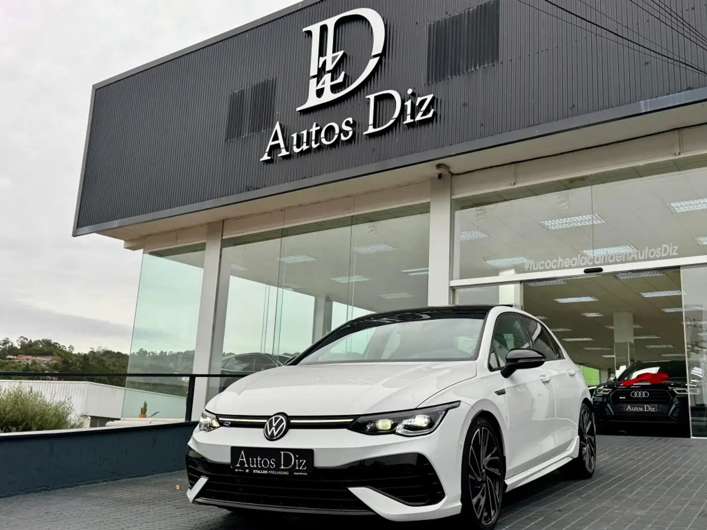 Volkswagen Golf Deportivo Automático de 5 Puertas Wit - 1