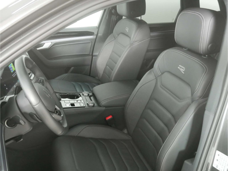 Volkswagen Touareg 3.0 TDI V6 4Motion R-Line — photo 13