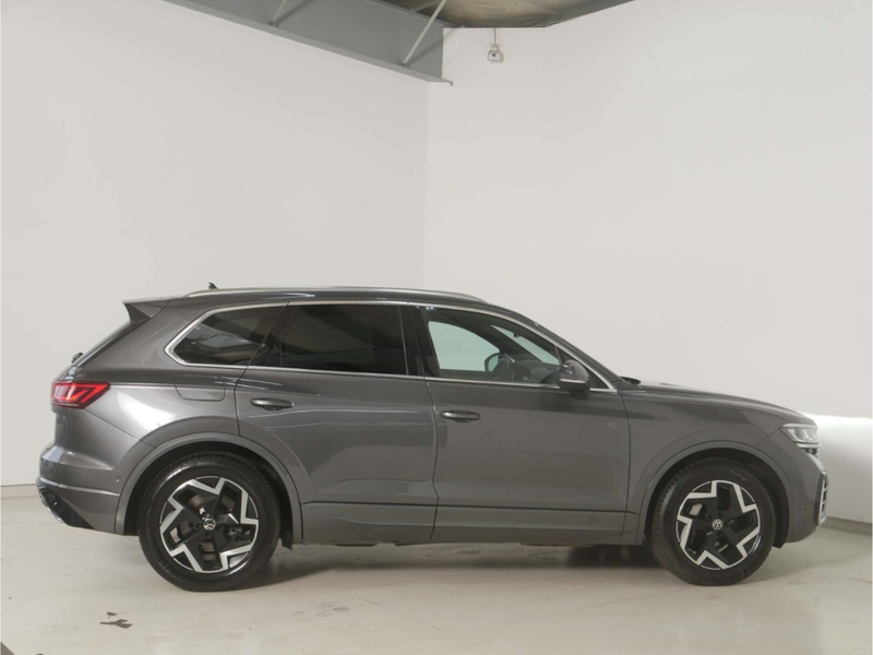 Volkswagen Touareg 3.0 TDI V6 4Motion R-Line — photo 8
