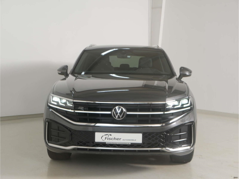 Volkswagen Touareg 3.0 TDI V6 4Motion R-Line — photo 3