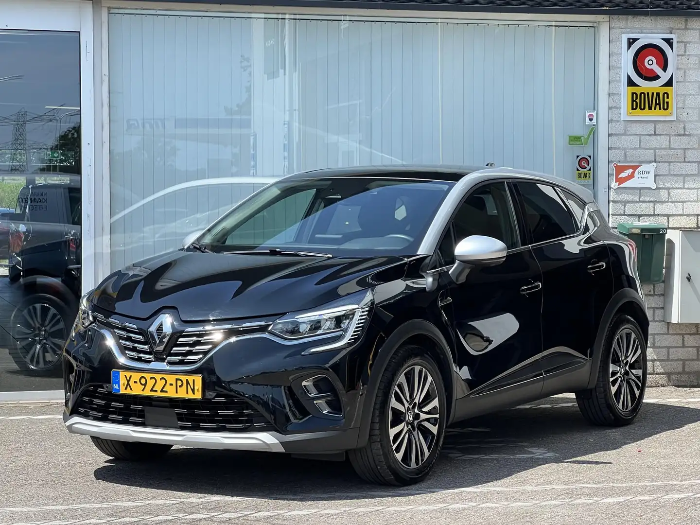 Renault Captur 1.3 mild hybrid 160 iconic | Glazen schuif-kantel Zwart - 2