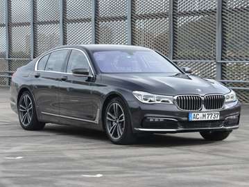 750i