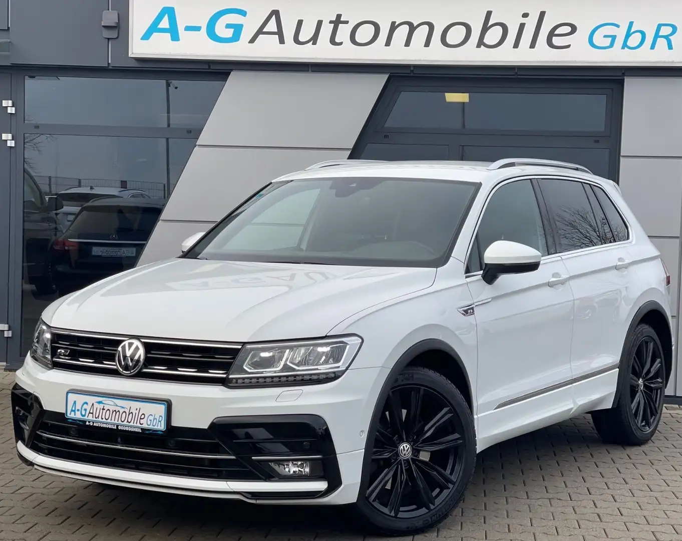Volkswagen Tiguan Highline R-Line 4Motion ACC AHK LED 20"LM Weiß - 1