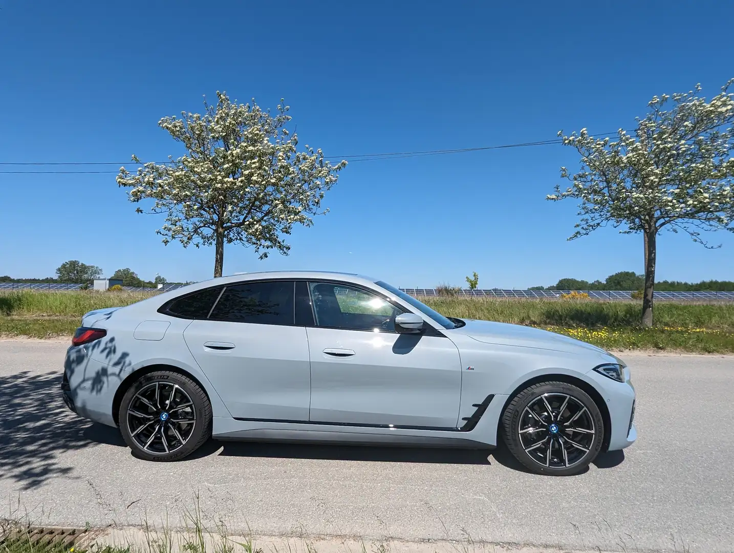 BMW i4 i4  eDrive40  Jahreswagen von WA NP 77.600€ Szürke - 2
