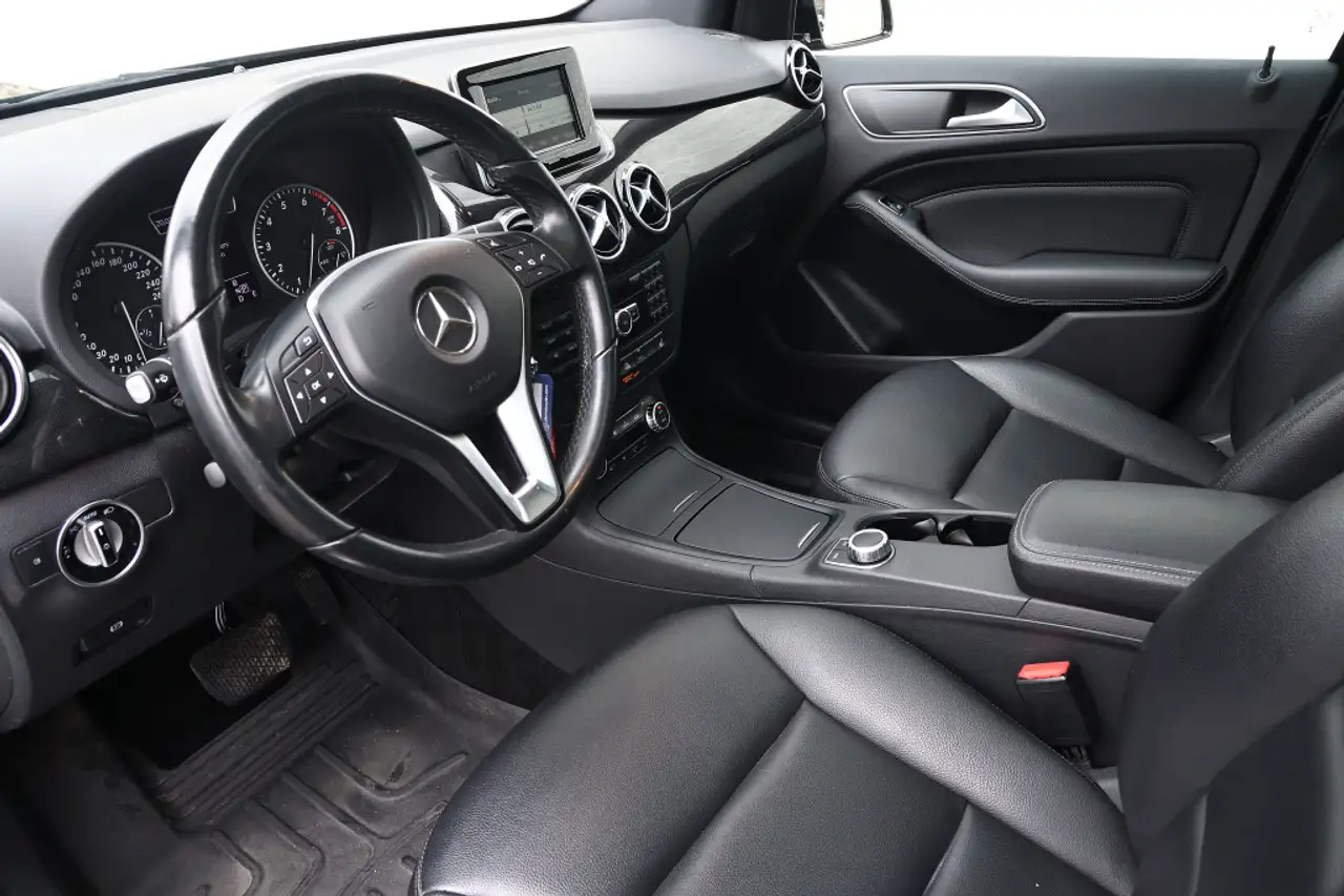 Mercedes-Benz B-Class снимка Mercedes-Benz B-Class