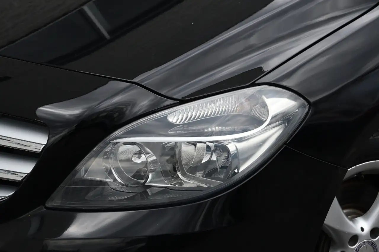 Mercedes-Benz B-Class снимка Mercedes-Benz B-Class