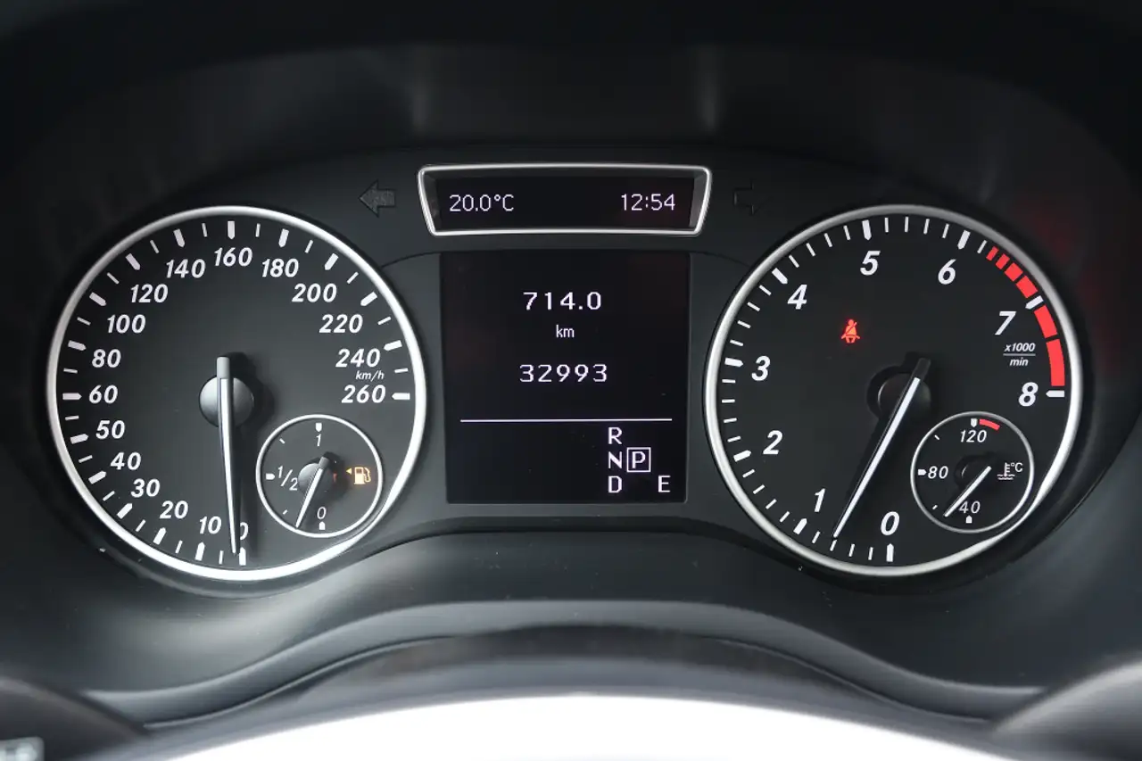 Mercedes-Benz B-Class снимка Mercedes-Benz B-Class