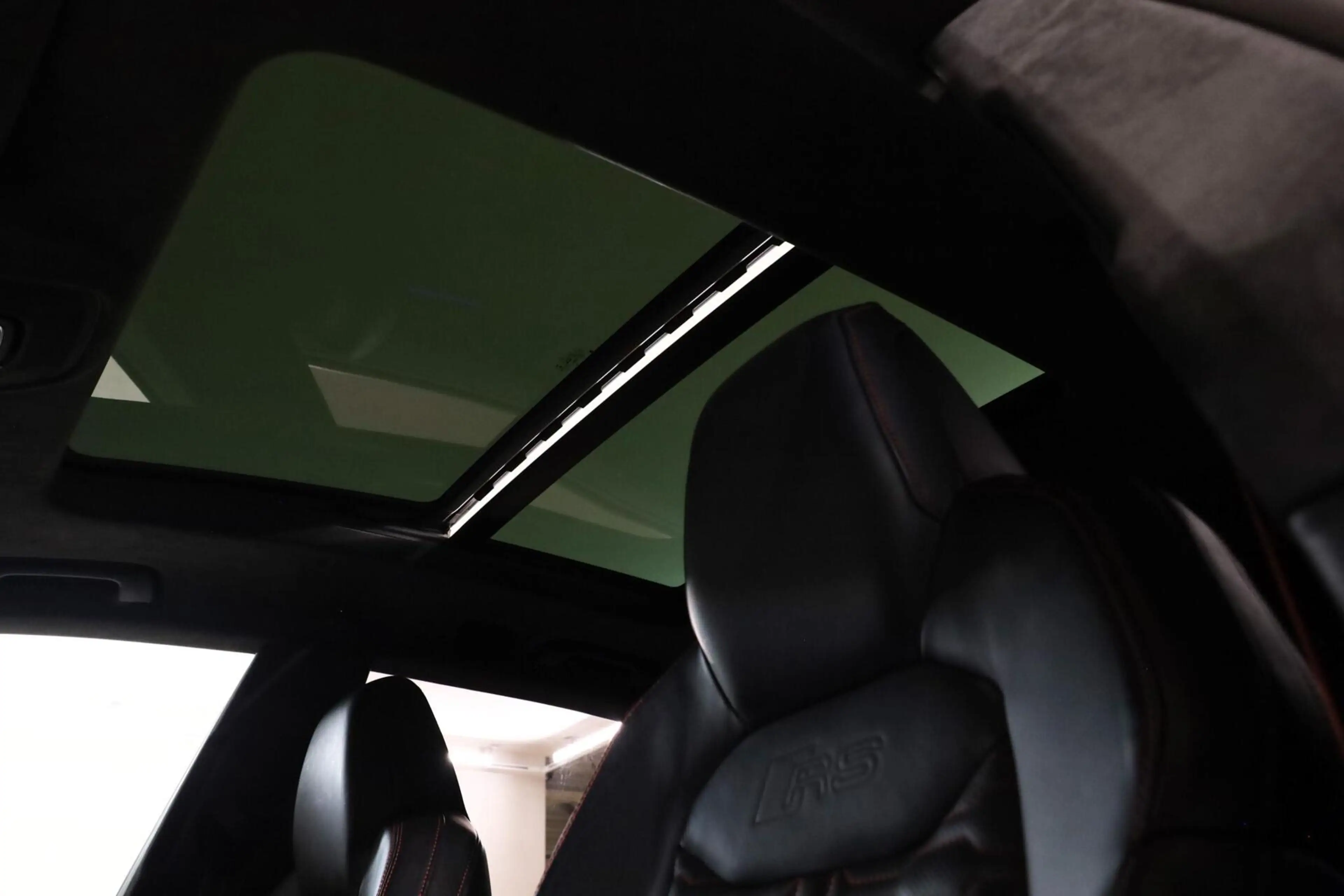 Audi RS Q8 4.0 TFSI RS Q8 quattro — photo 15