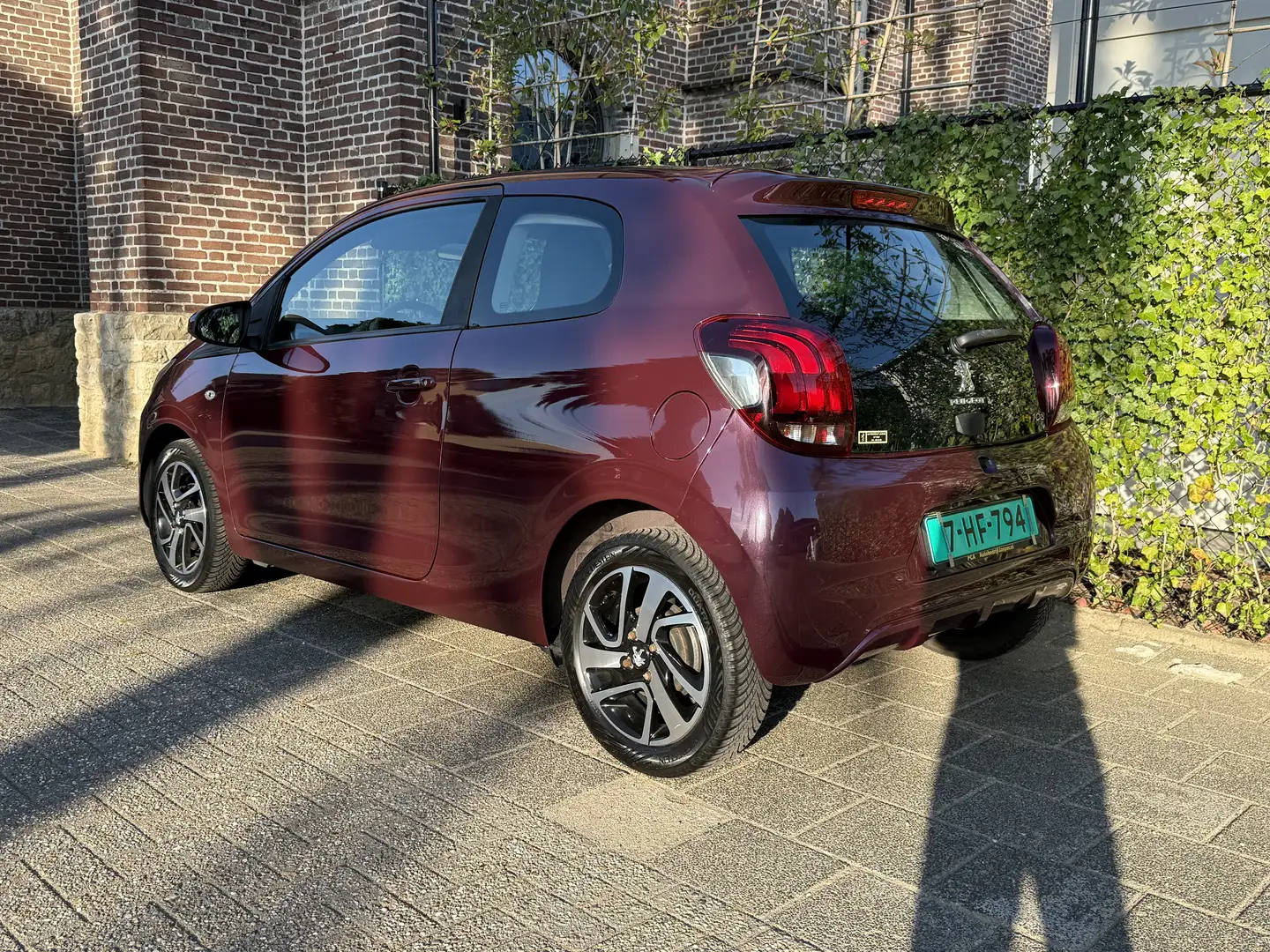 Peugeot 108 1.2 Puretech Allure Paars - 1
