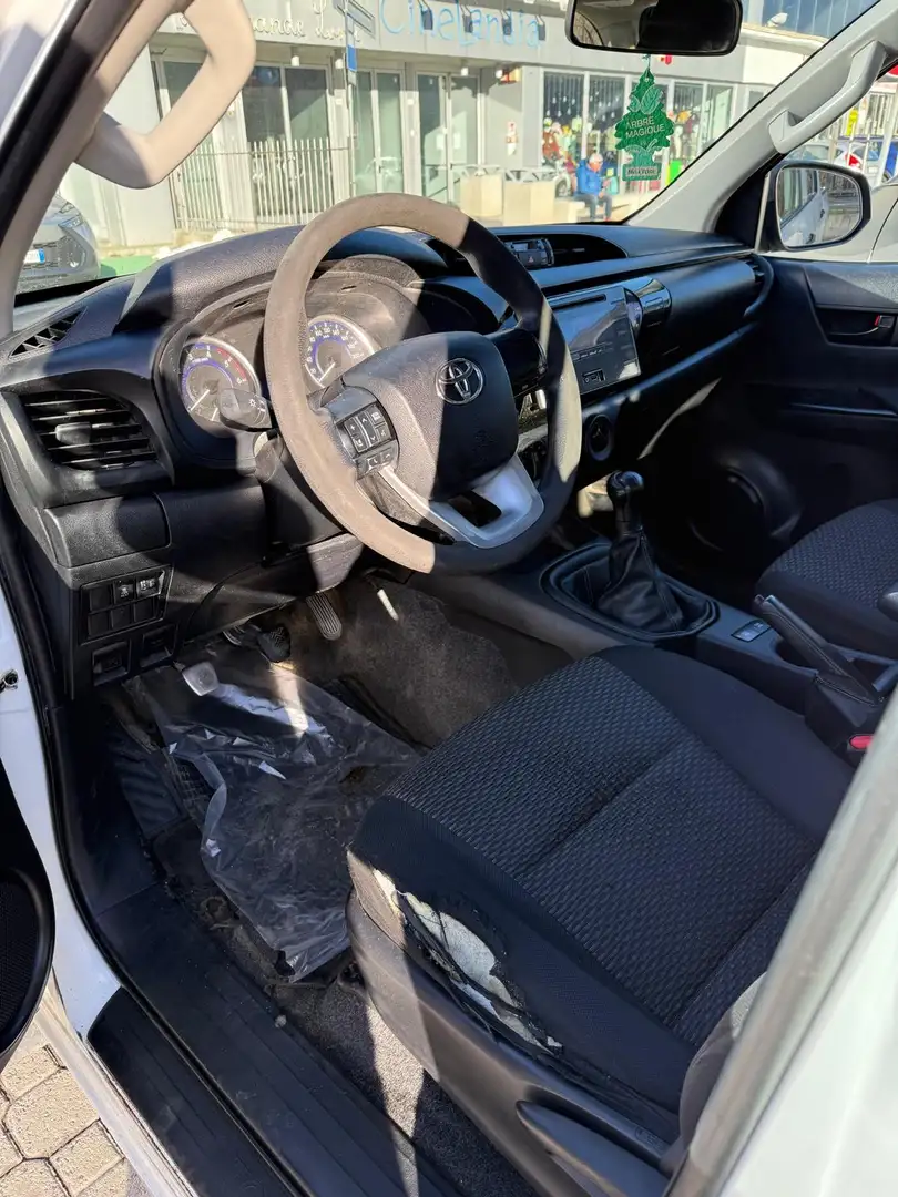 Toyota Hilux 3.0 d-4d double cab SR - 2