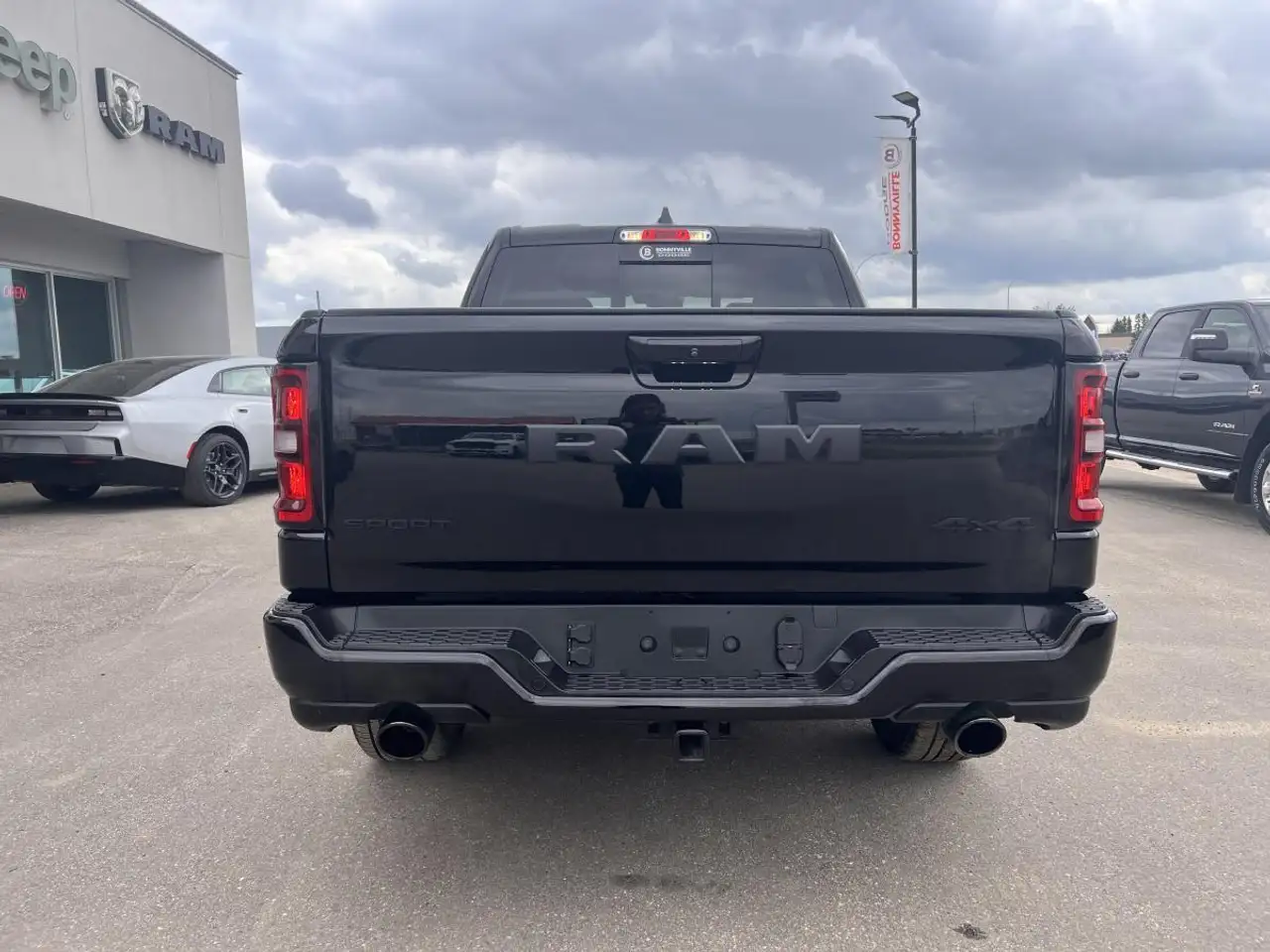 RAM 1500 снимка RAM 1500