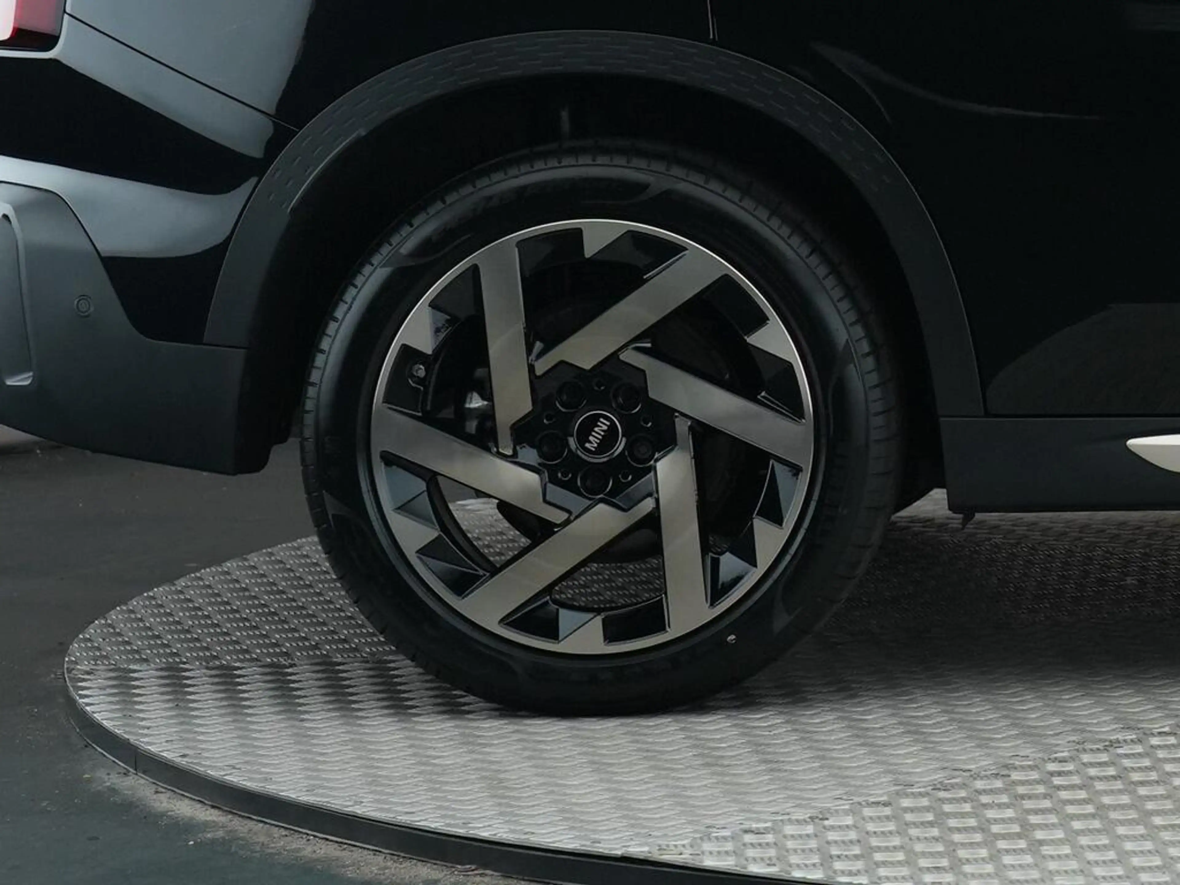 MINI Countryman S All4 2.0 Favoured L — photo 15