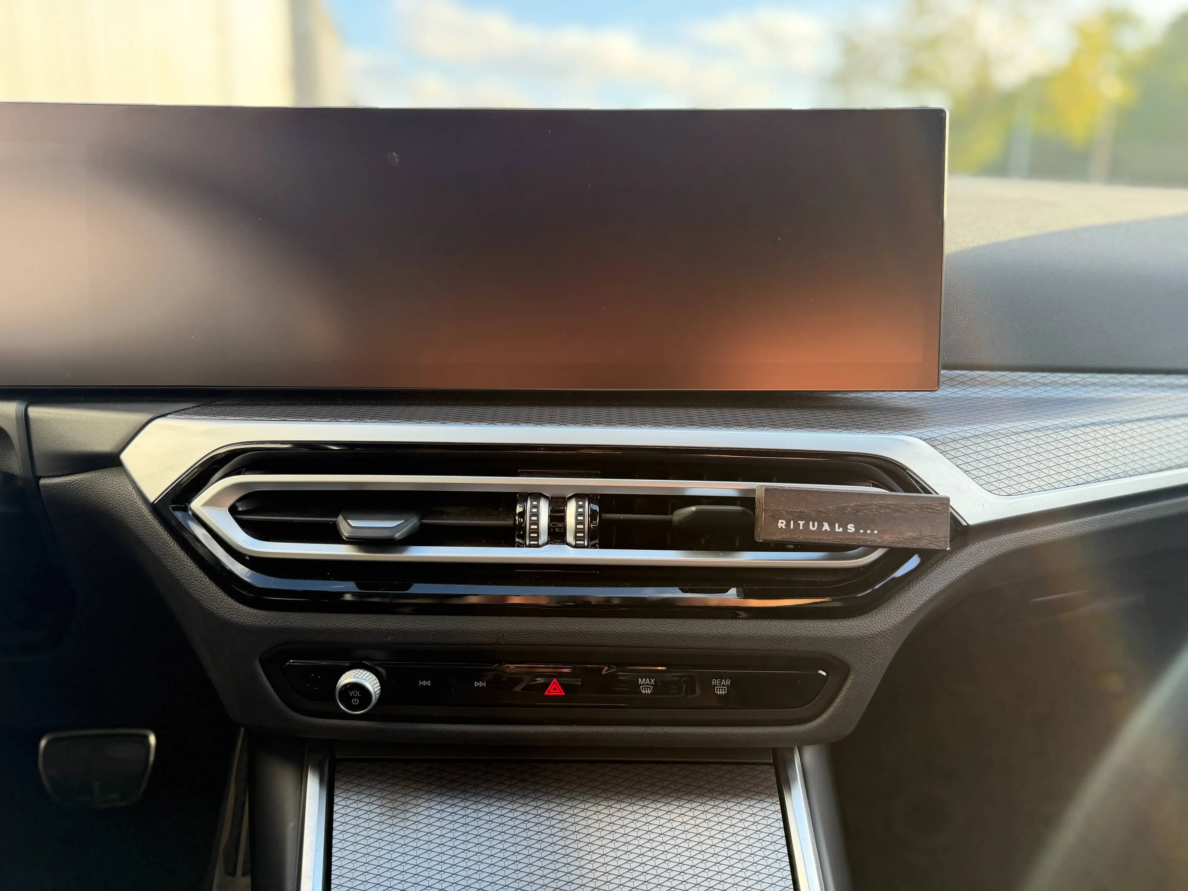 BMW 330 PHEV - Xdrive - Laserlichten - HUD - Camera - Carplay - Keyless - Extra set velgen — photo 14
