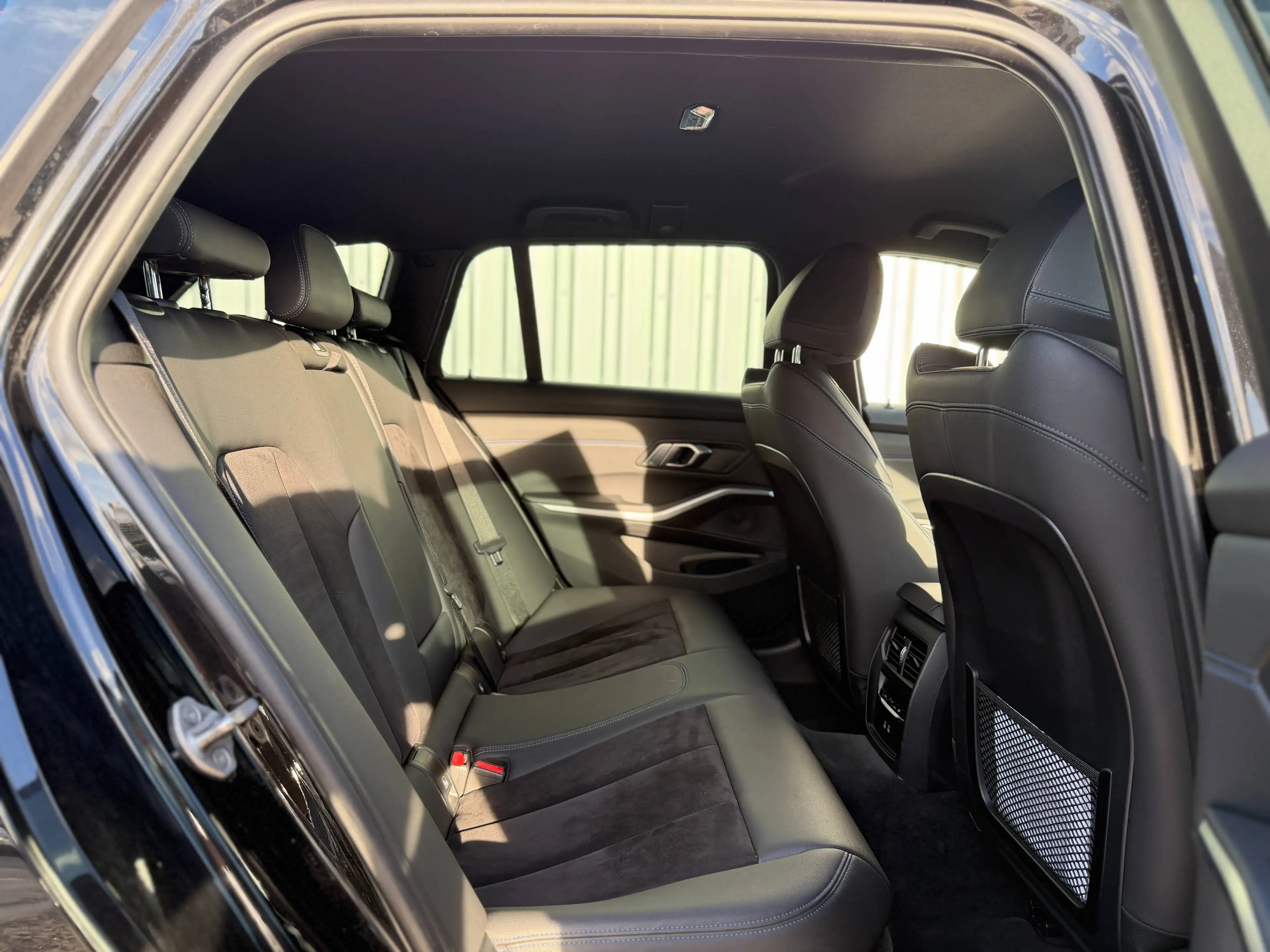 BMW 330 PHEV - Xdrive - Laserlichten - HUD - Camera - Carplay - Keyless - Extra set velgen — photo 10
