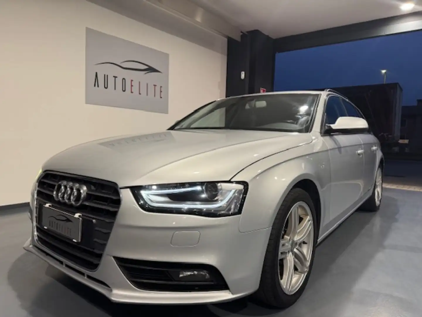 Audi A4 Avant 2.0 TDI 143CV F.AP. multitronic Advanced Gris - 1