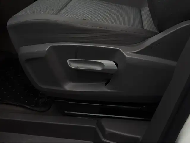 Volkswagen Multivan view 20