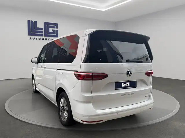 Volkswagen Multivan view 7