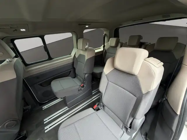 Volkswagen Multivan view 16
