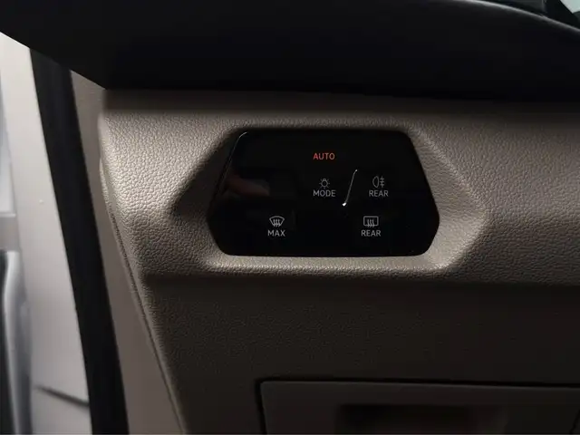 Volkswagen Multivan view 22