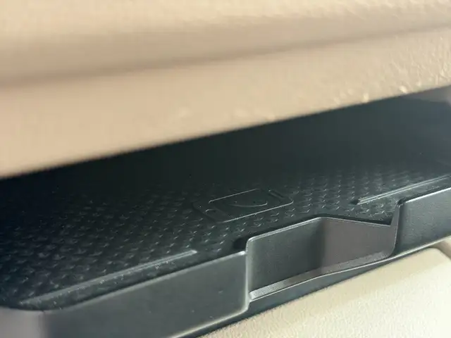 Volkswagen Multivan view 29