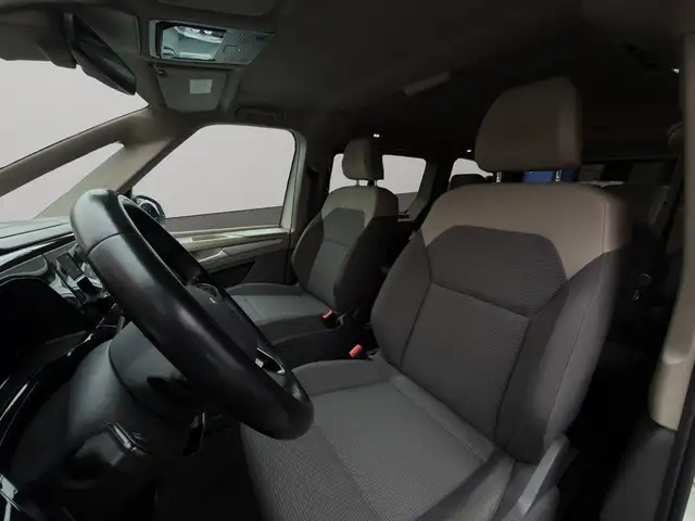Volkswagen Multivan view 10