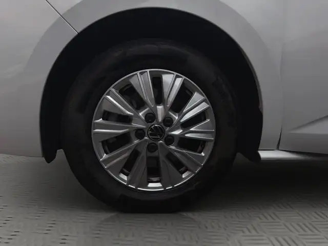 Volkswagen Multivan view 9