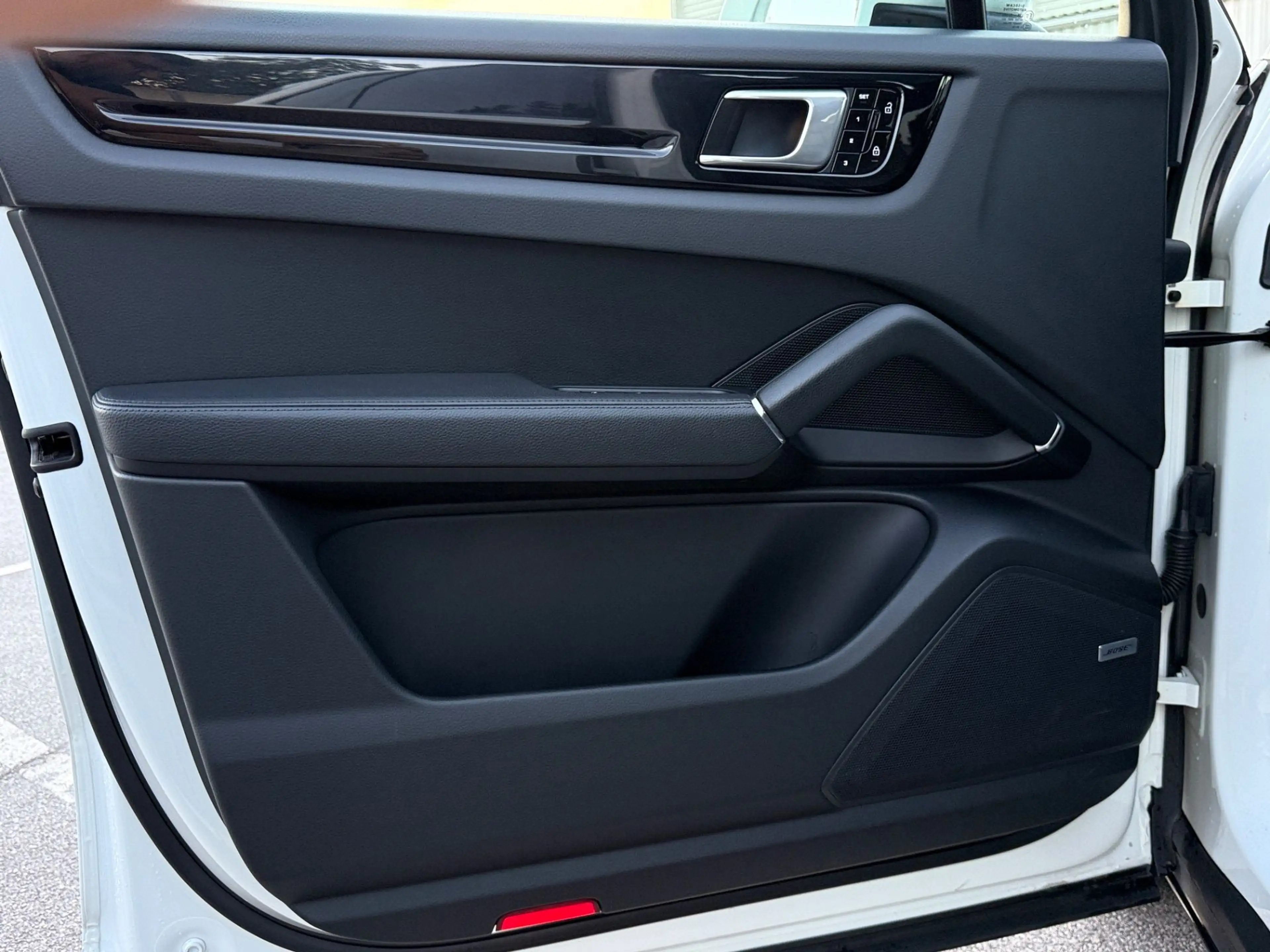 Porsche Cayenne III E-Hybrid *TOP-Ausstattung +1 Besitz Head Up P — photo 12