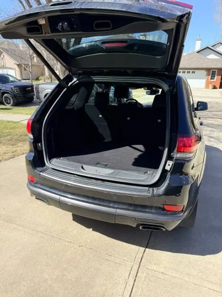 Jeep Grand Cherokee снимка Jeep Grand Cherokee