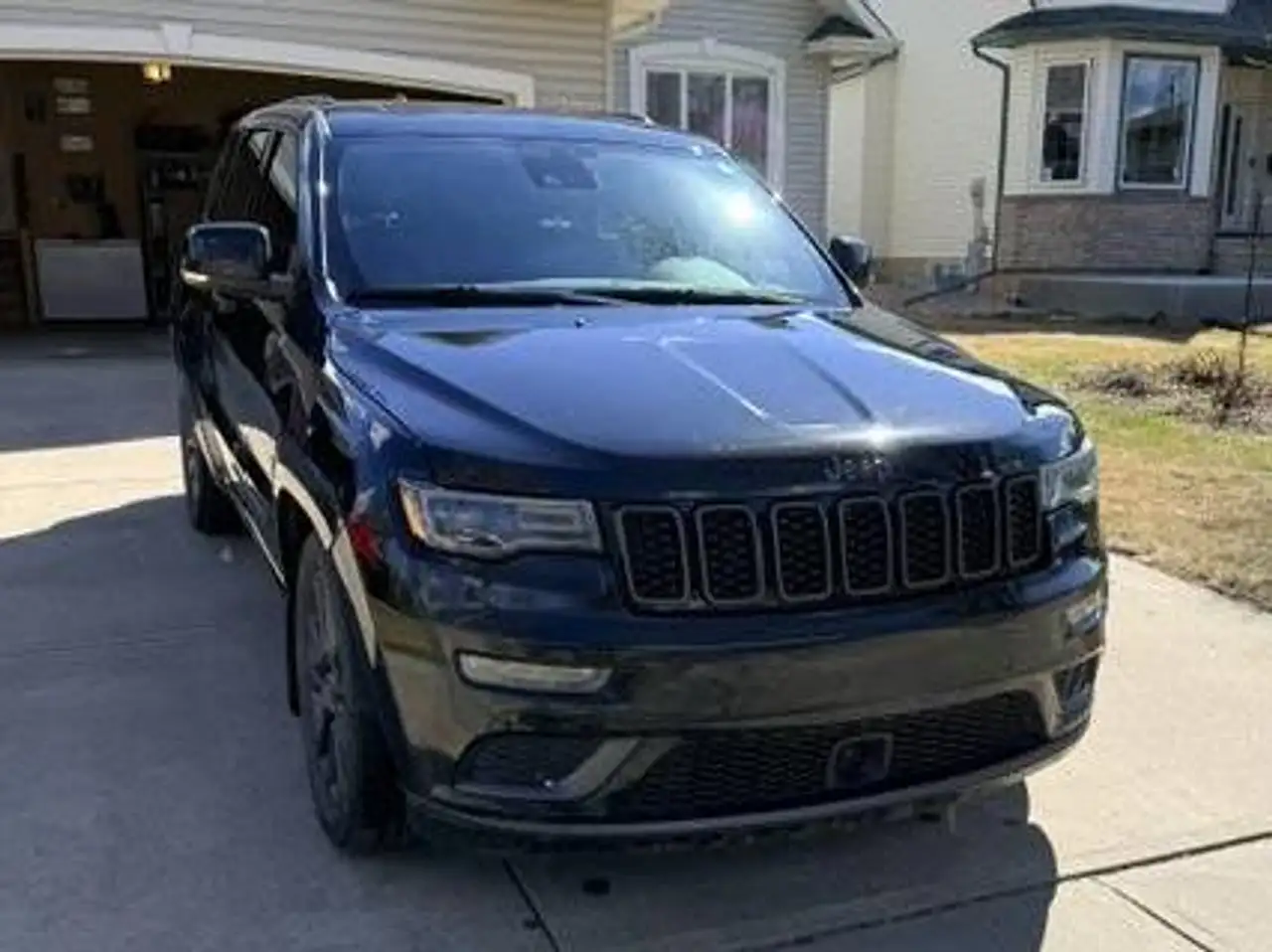 Jeep Grand Cherokee снимка Jeep Grand Cherokee
