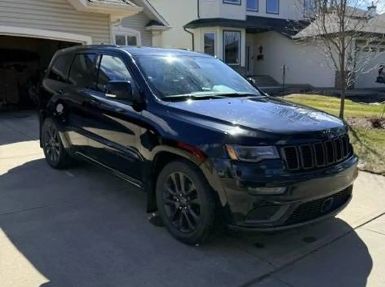 Jeep Grand Cherokee снимка Jeep Grand Cherokee