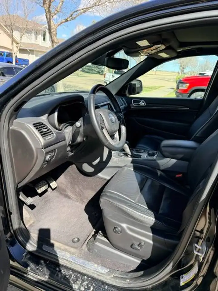 Jeep Grand Cherokee снимка Jeep Grand Cherokee