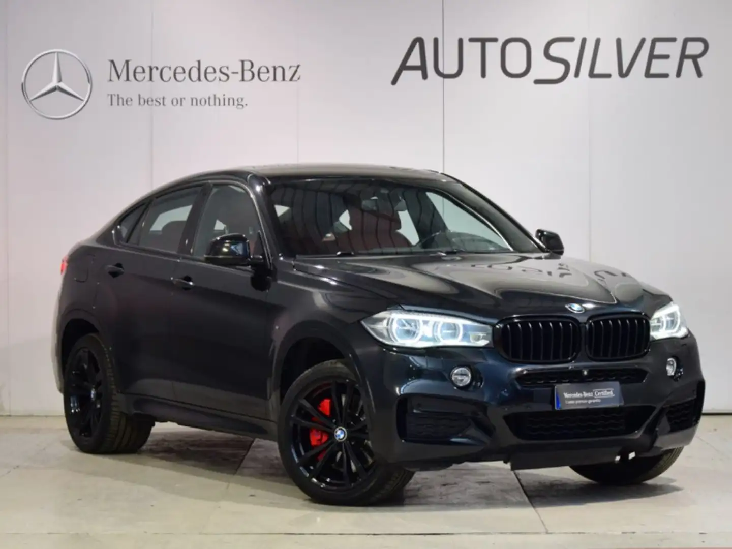 BMW X6 M 50D Schwarz - 1