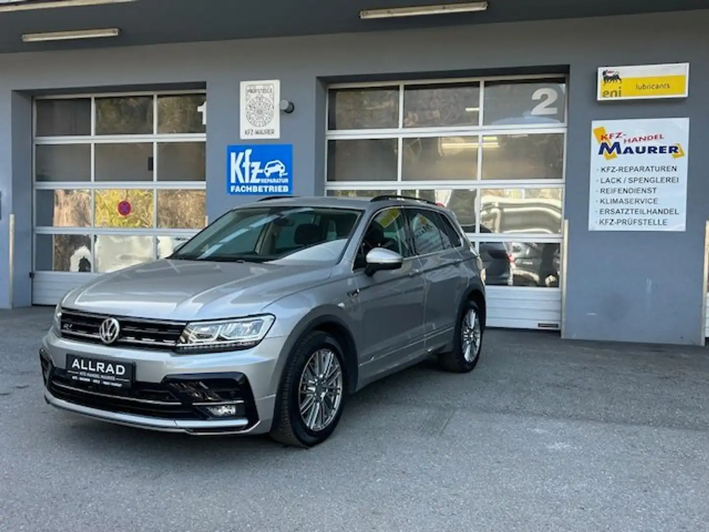 Volkswagen Tiguan R-line, AHK, LED, Standheizung Grau - 1