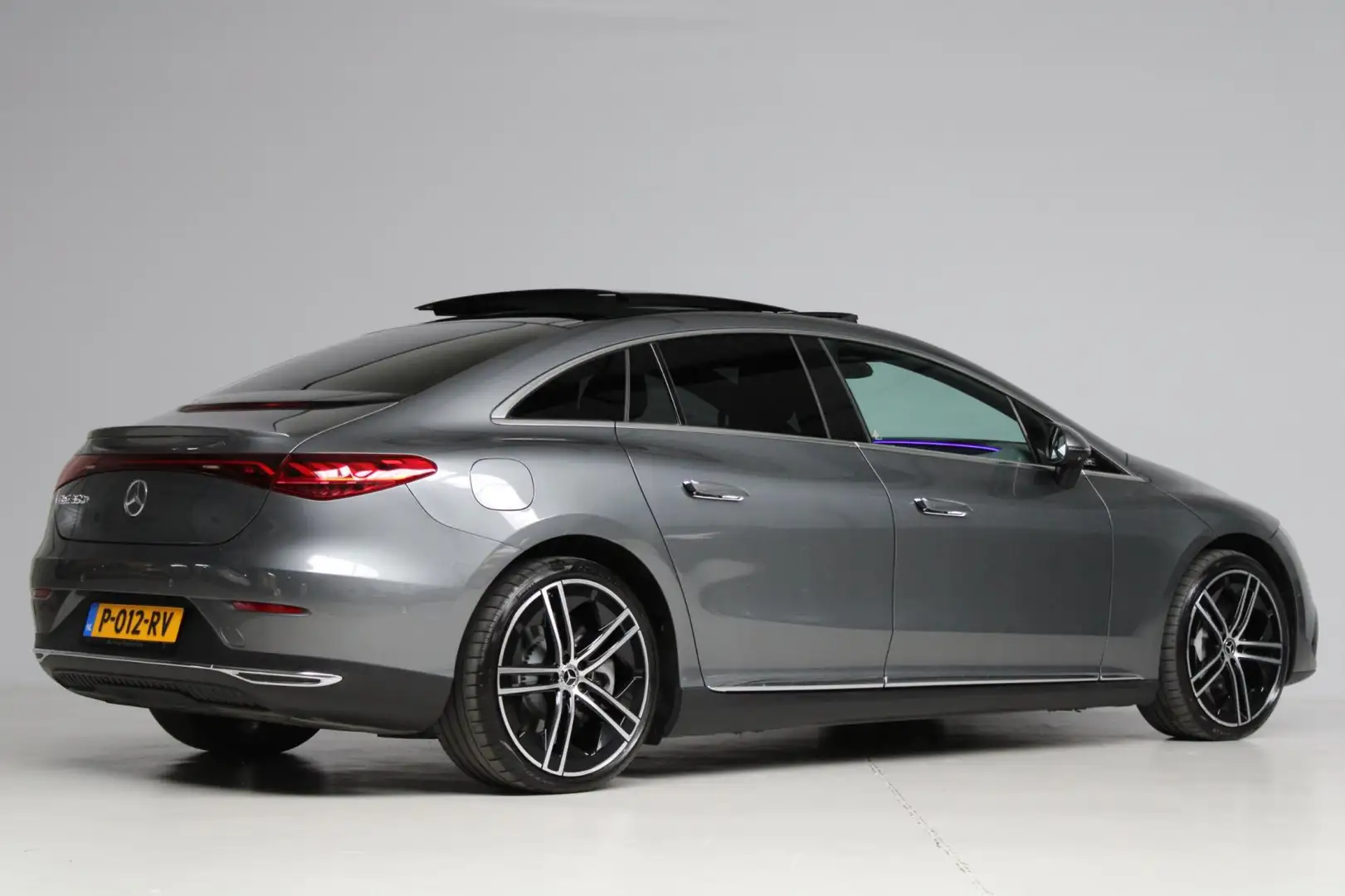 Mercedes-Benz EQE 350 350+ | burmester | panoramadak | 360 camera | luch Grijs - 2
