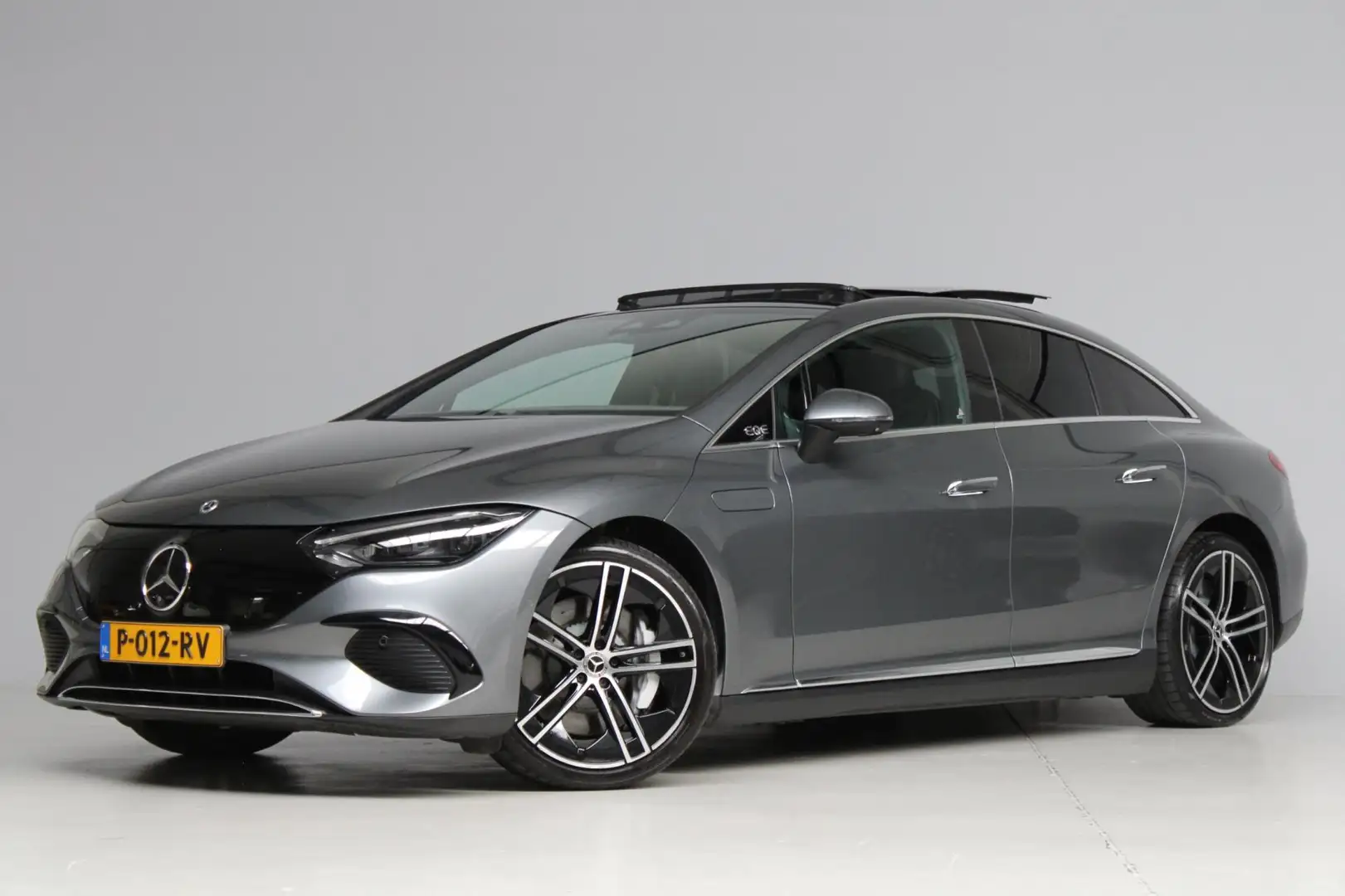 Mercedes-Benz EQE 350 350+ | burmester | panoramadak | 360 camera | luch Grijs - 1