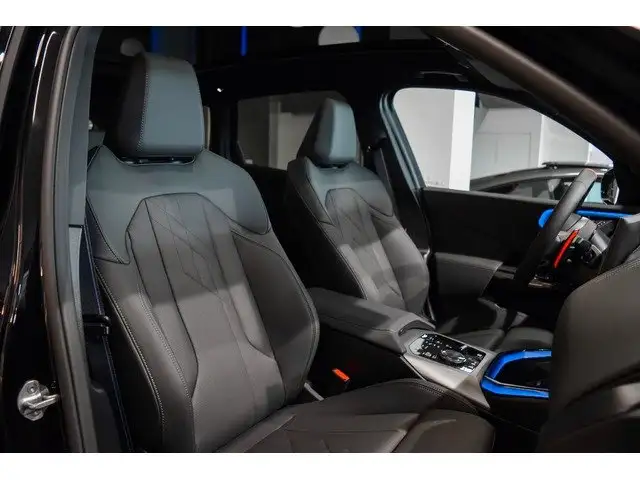 BMW X3 view 8