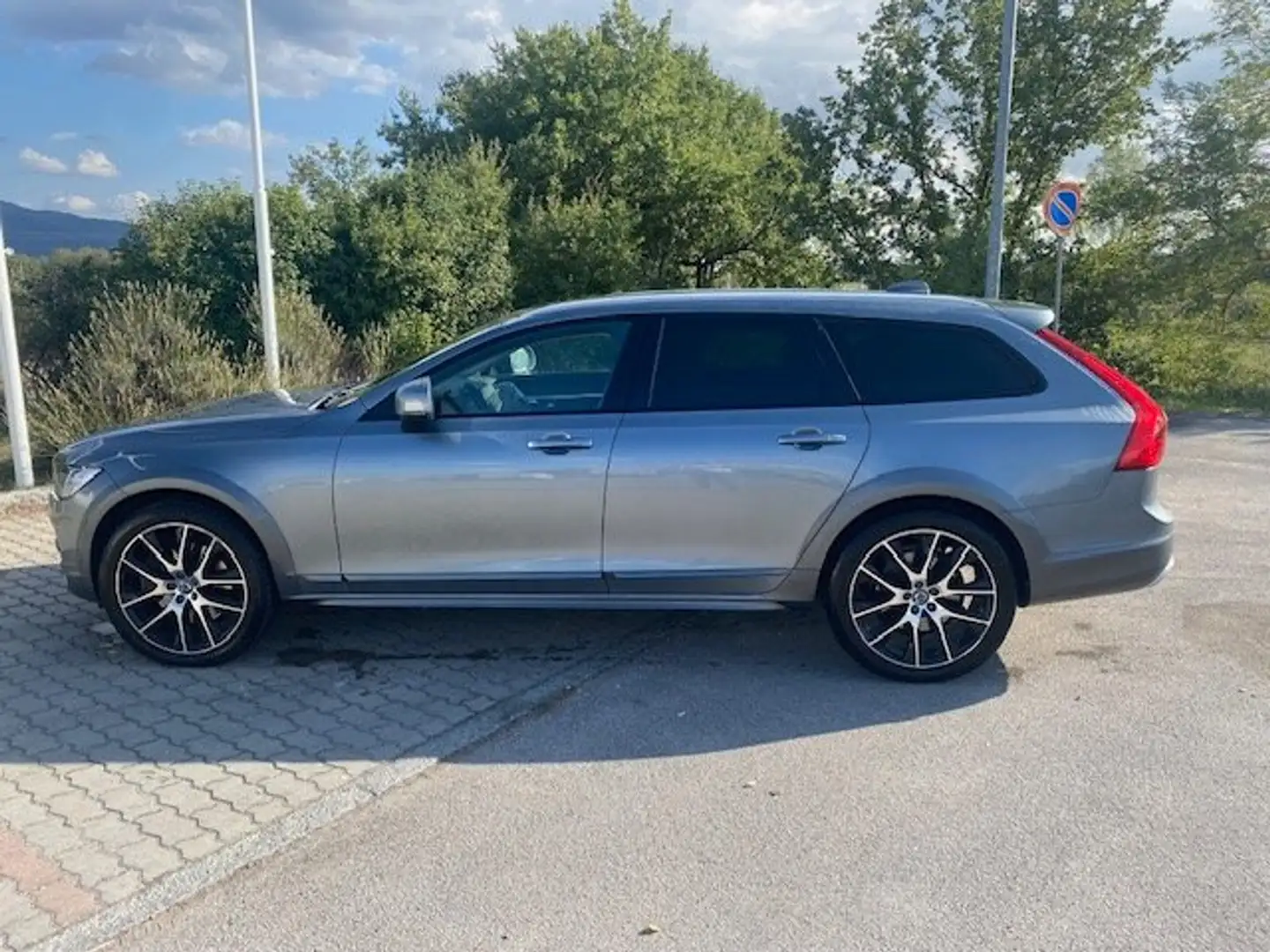 Volvo V90 Cross Country V90 2016 Cross Country 2.0 d5 Pro awd geartronic Grigio - 2