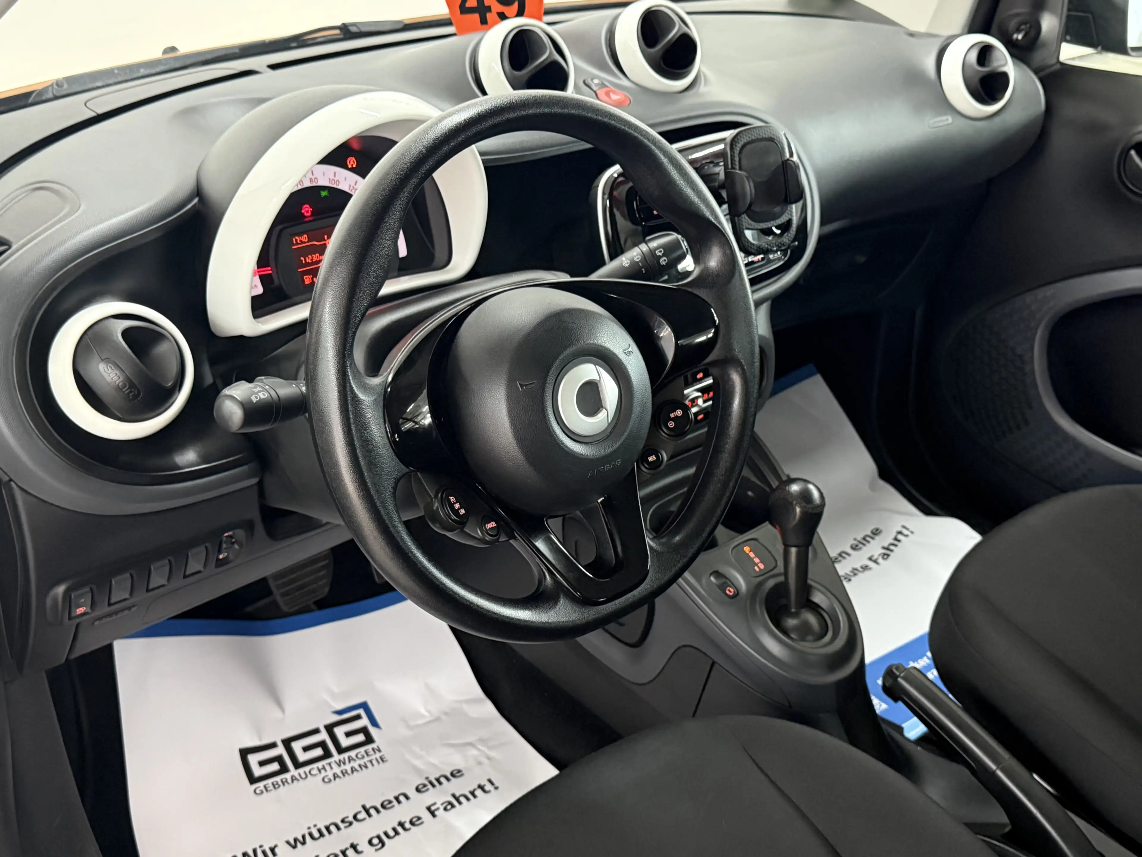 smart forTwo 52 kW 1-Hand Bluetooth Temp HU+Service — photo 5
