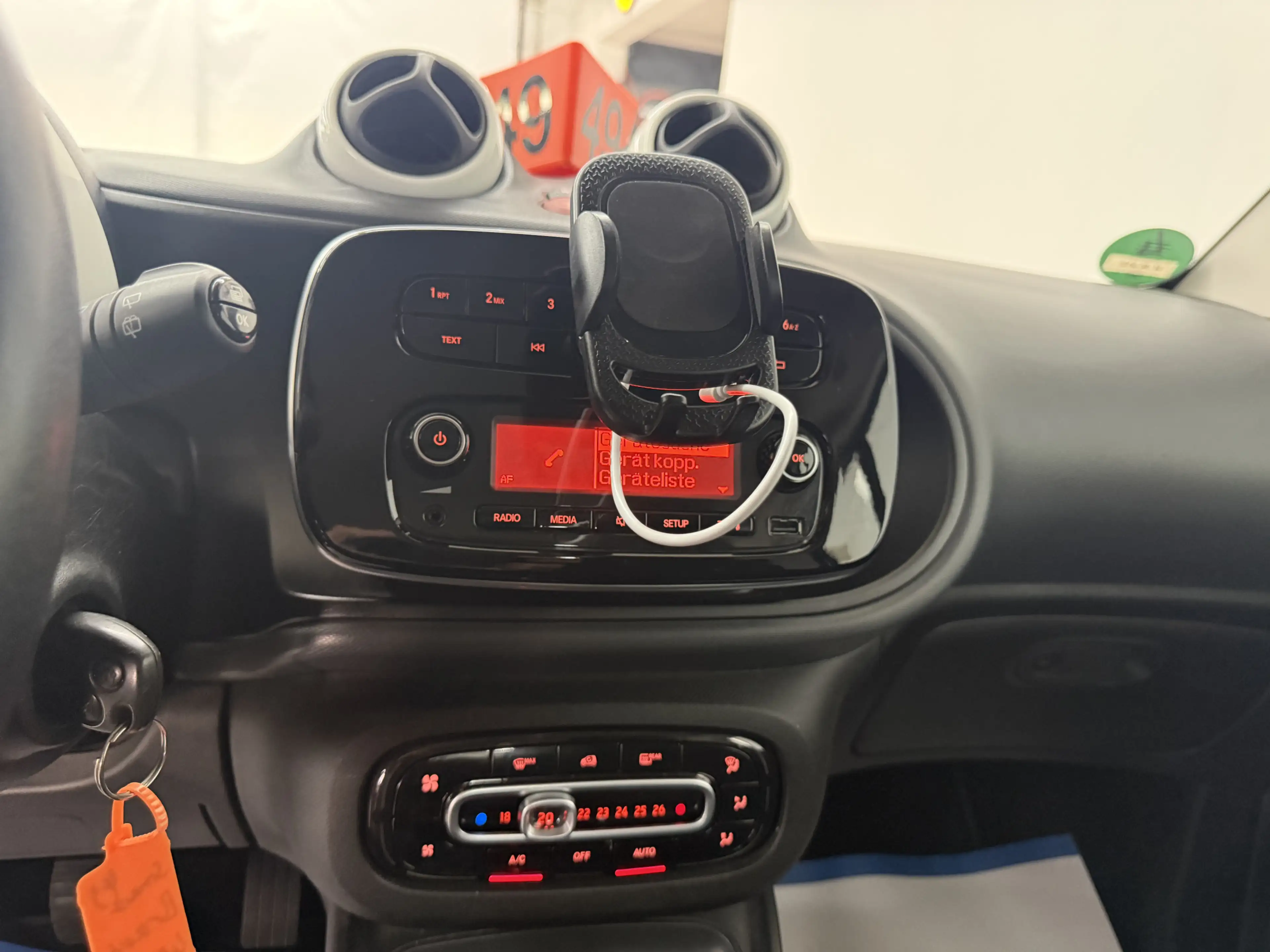 smart forTwo 52 kW 1-Hand Bluetooth Temp HU+Service — photo 14