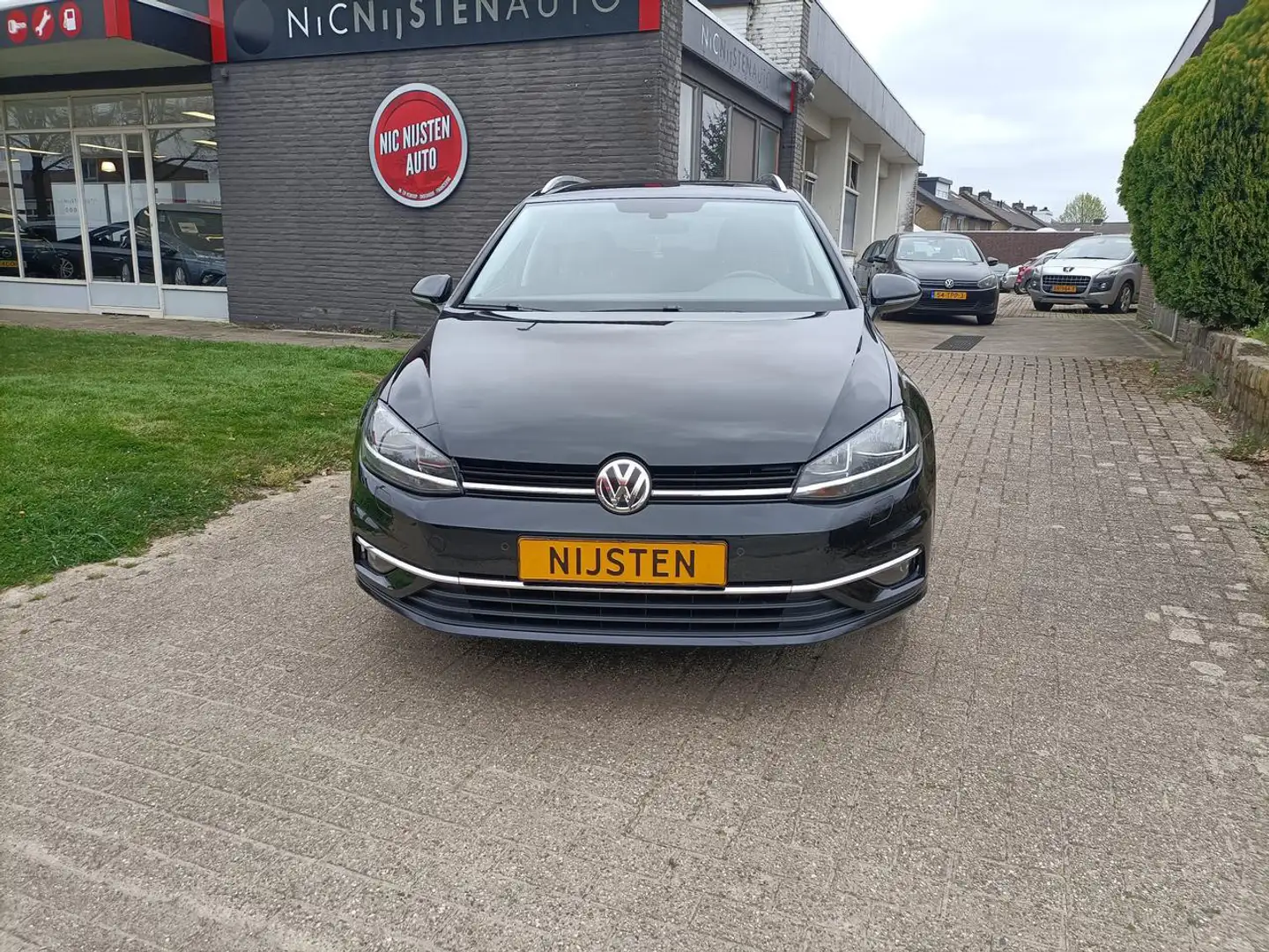 Volkswagen Golf Variant 1.0 Sound, Trekhaak wegkl, Cruise, 4S banden Schwarz - 2