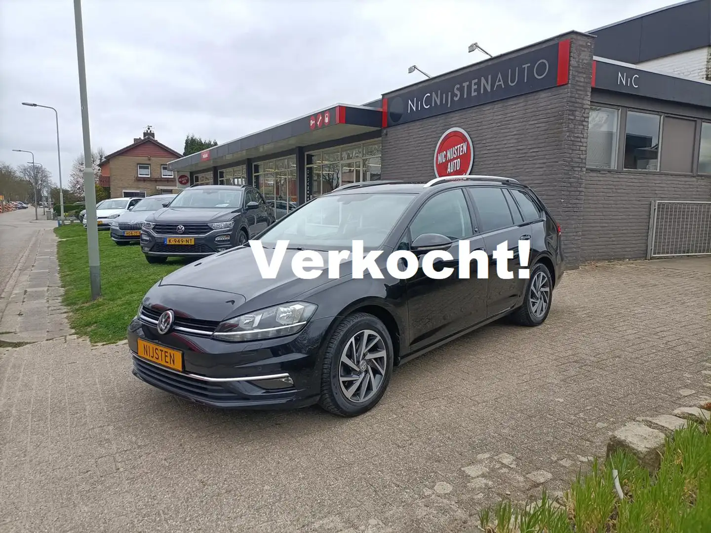 Volkswagen Golf Variant 1.0 Sound, Trekhaak wegkl, Cruise, 4S banden Zwart - 1