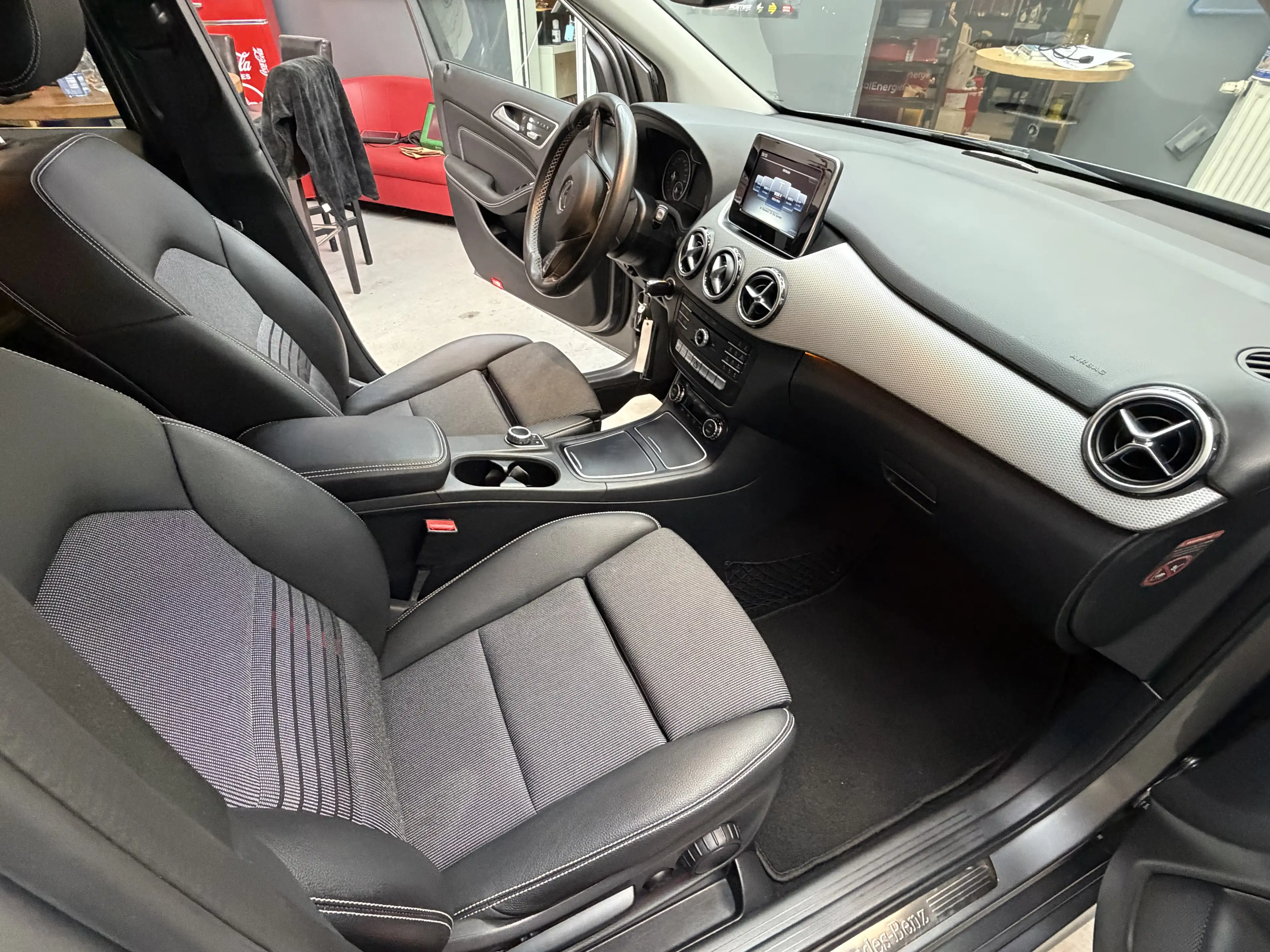 Mercedes-Benz B 220 B 220 4Matic (246.247) — photo 13