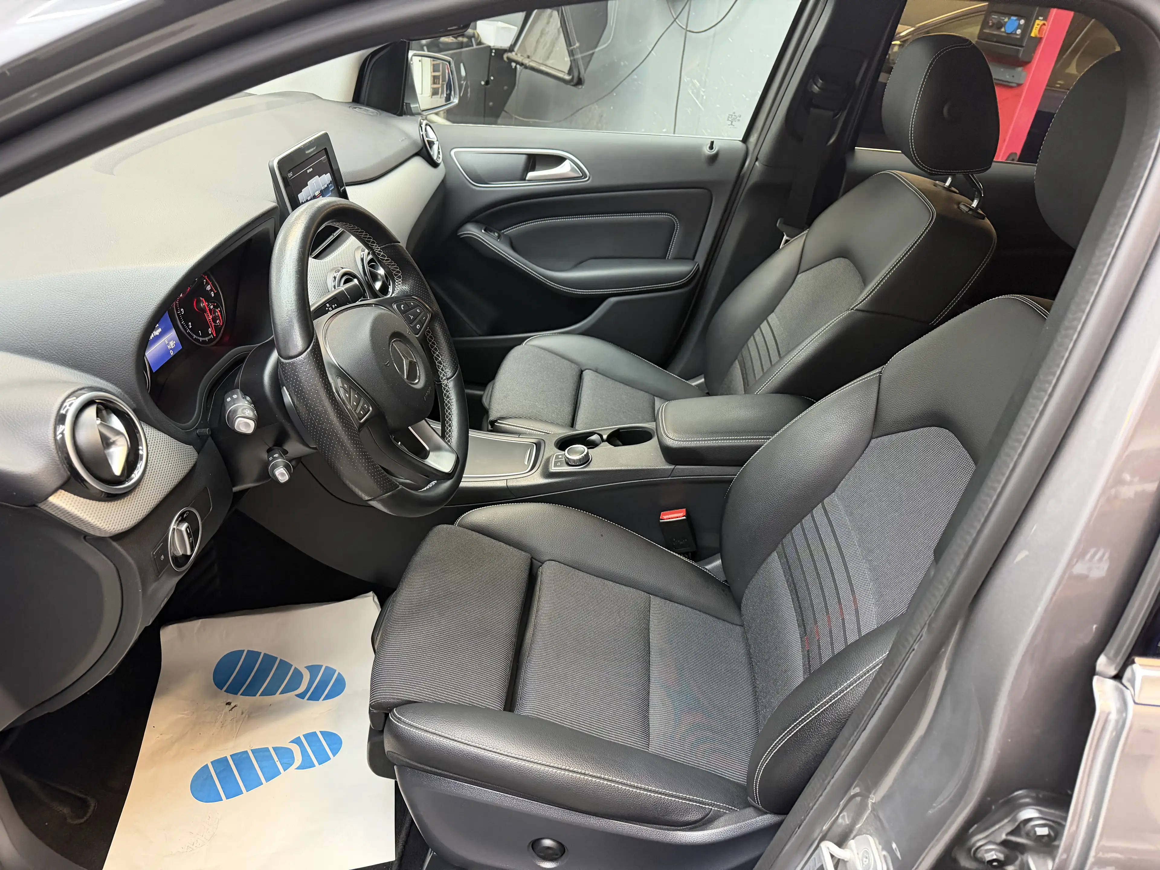 Mercedes-Benz B 220 B 220 4Matic (246.247) — photo 12