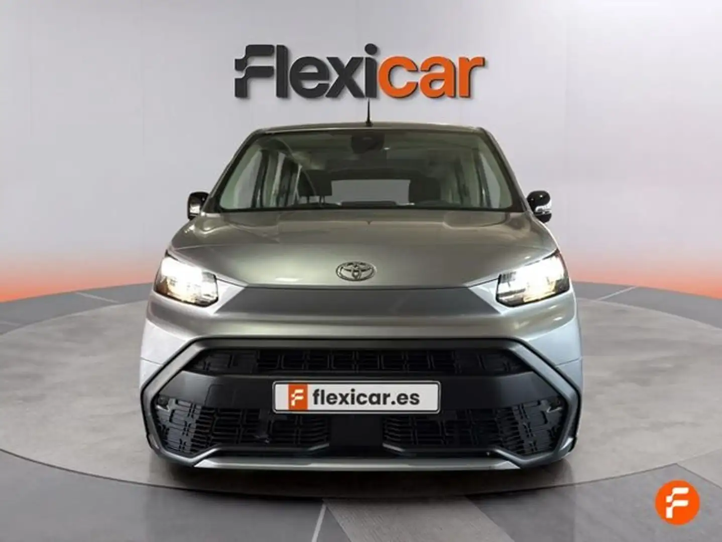 Toyota Family L1 1.5D 130CV Active 5p Gris - 2