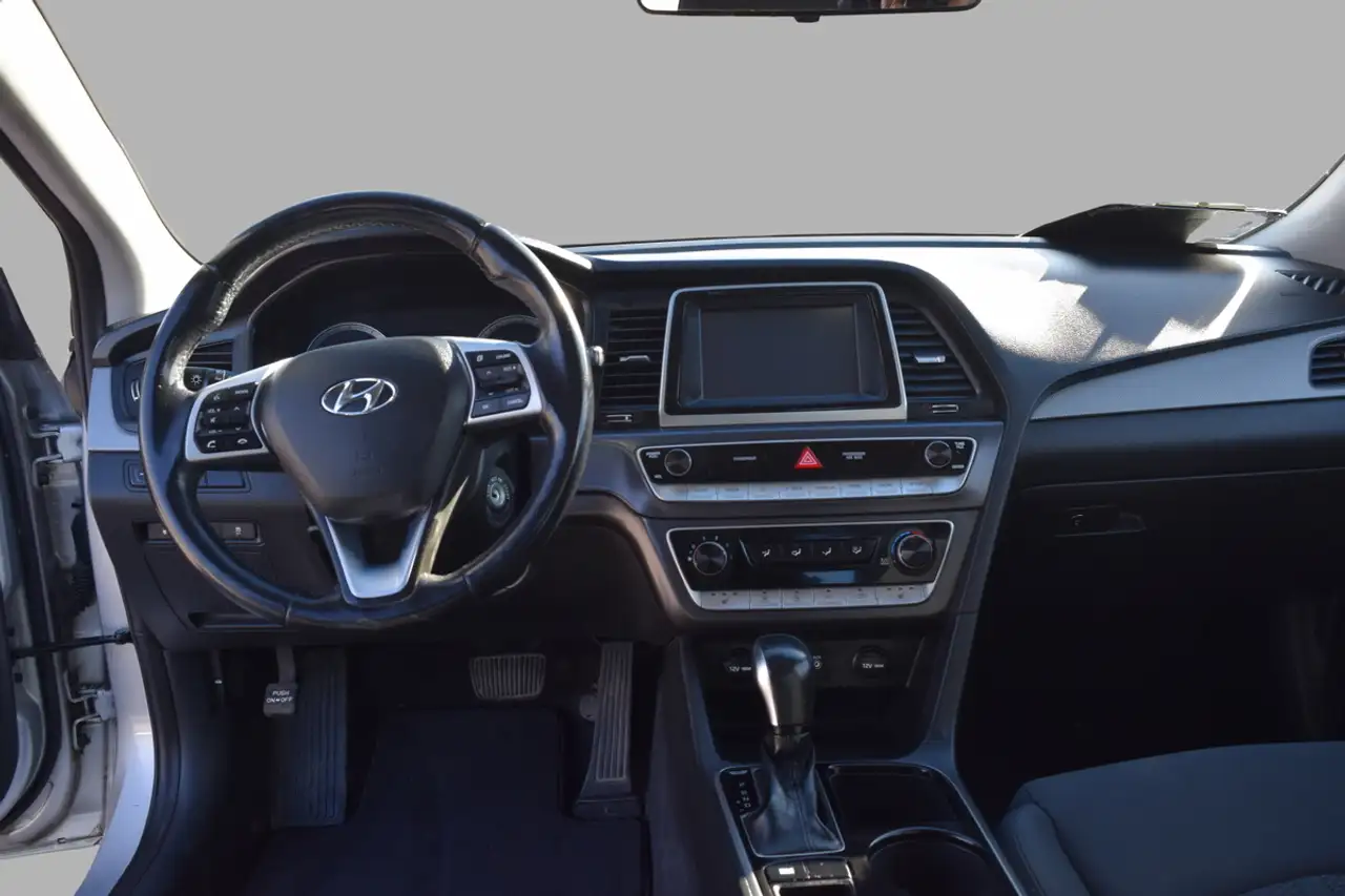 Hyundai SONATA снимка Hyundai SONATA