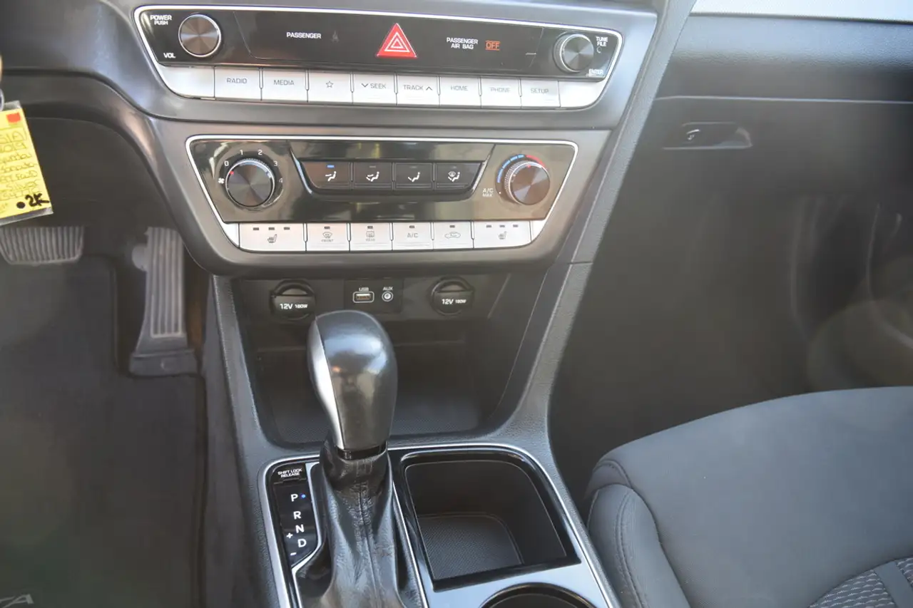 Hyundai SONATA снимка Hyundai SONATA